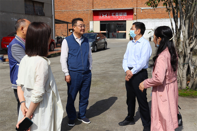 四川省供銷社黨組成員、機(jī)關(guān)黨委書記李先明帶隊(duì)開展節(jié)前安全生產(chǎn)督查工作