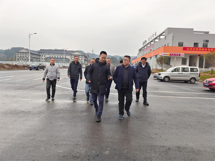 省供投集團紀委書記、監(jiān)事會副主席吳德貴率隊赴四川供銷西南冷鏈物流基地調(diào)研指導