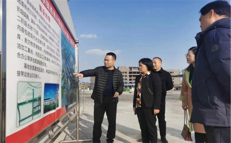 達州市婦聯(lián)主席趙本權(quán)帶隊到四川供銷西南冷鏈物流基地開展調(diào)研、慰問工作